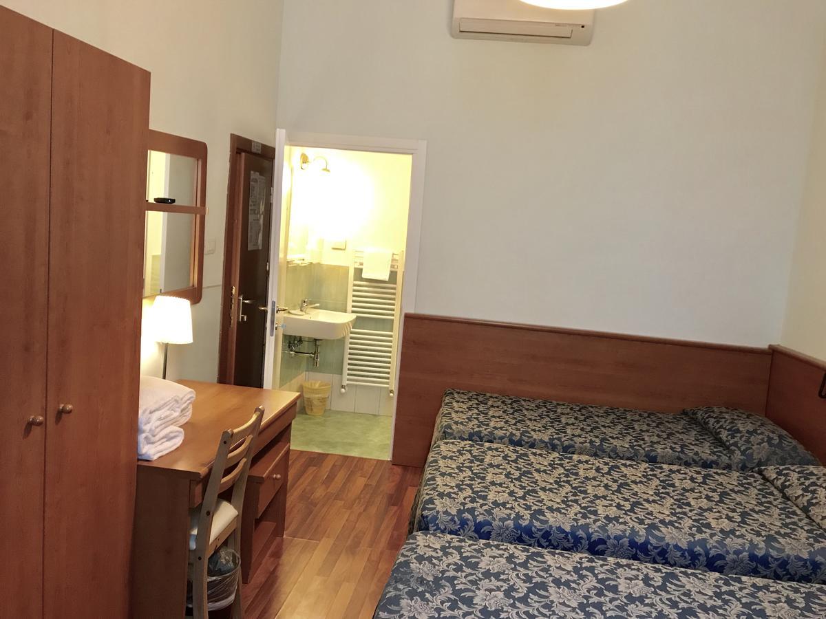 Hotel Romagna Florence Exterior photo